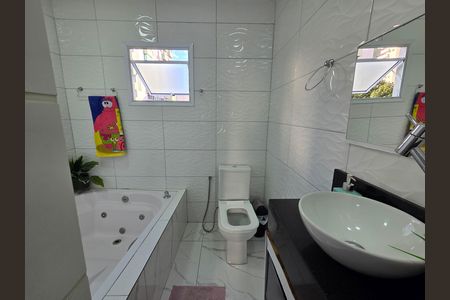 Casa de condomínio para alugar com 84m², 3 quartos e 1 vaga Casa de condomínio para alugar com 84m², 3 quartos e 1 vagaBanheiro da Suíte 1