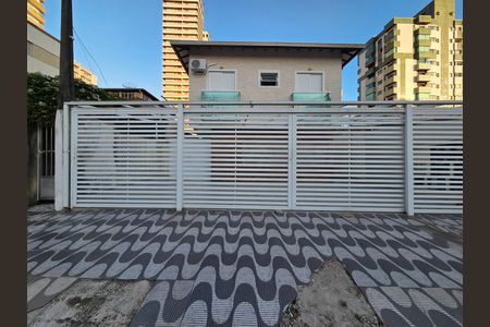 Casa de condomínio para alugar com 84m², 3 quartos e 1 vaga Casa de condomínio para alugar com 84m², 3 quartos e 1 vagaFachada