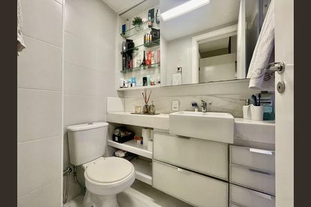 Apartamento à venda com 92m², 3 quartos e 2 vagas Apartamento à venda com 92m², 3 quartos e 2 vagasBanheiro