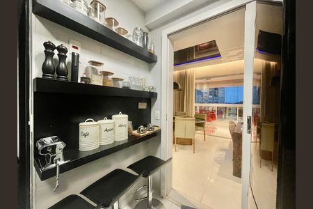 Apartamento à venda com 92m², 3 quartos e 2 vagas Apartamento à venda com 92m², 3 quartos e 2 vagasCozinha