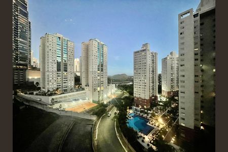 Apartamento à venda com 92m², 3 quartos e 2 vagas Apartamento à venda com 92m², 3 quartos e 2 vagasVista