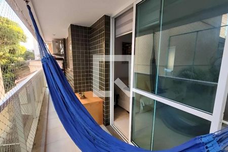 Apartamento à venda com 93m², 2 quartos e 1 vaga Apartamento à venda com 93m², 2 quartos e 1 vagaVaranda