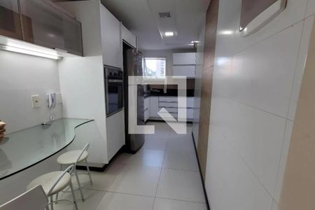 Apartamento à venda com 93m², 2 quartos e 1 vaga Apartamento à venda com 93m², 2 quartos e 1 vagaCozinha