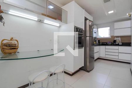 Apartamento à venda com 93m², 2 quartos e 1 vaga Apartamento à venda com 93m², 2 quartos e 1 vagaCozinha