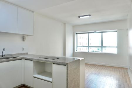 Sala de kitnet/studio para alugar com 1 quarto, 42m² em Funcionários, Belo Horizonte