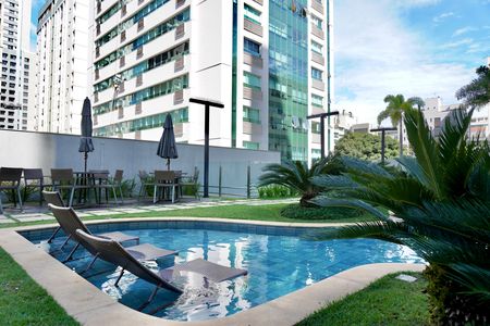 Studio para alugar com 42m², 1 quarto e 1 vaga Studio para alugar com 42m², 1 quarto e 1 vagaÁrea comum - Piscina