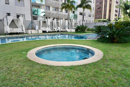 Studio para alugar com 42m², 1 quarto e 1 vaga Studio para alugar com 42m², 1 quarto e 1 vagaÁrea comum - Piscina
