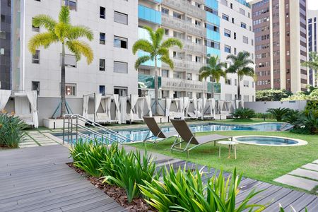 Studio para alugar com 42m², 1 quarto e 1 vaga Studio para alugar com 42m², 1 quarto e 1 vagaÁrea comum - Piscina