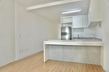 Sala de kitnet/studio para alugar com 1 quarto, 42m² em Funcionários, Belo Horizonte