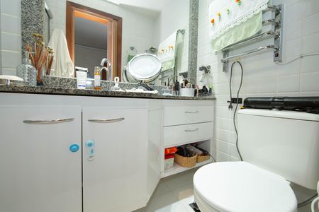 Apartamento à venda com 120m², 4 quartos e 2 vagasBANHEIRO1