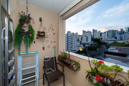 Apartamento à venda com 120m², 4 quartos e 2 vagasVARANDA