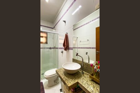 Casa à venda com 240m², 6 quartos e 3 vagas Casa à venda com 240m², 6 quartos e 3 vagasCasa 2 - Banheiro social