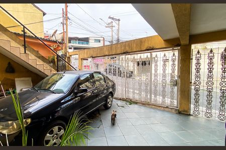 Casa à venda com 240m², 6 quartos e 3 vagas Casa à venda com 240m², 6 quartos e 3 vagasGaragem