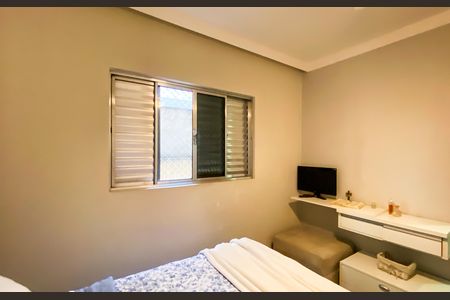 Suite  de casa à venda com 6 quartos, 240m² em Parque Cisper, São Paulo