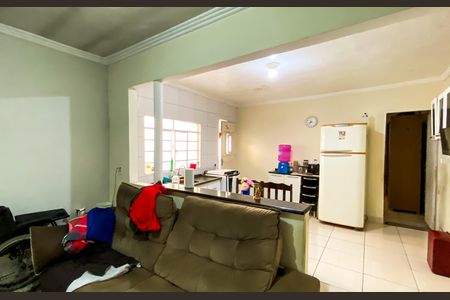 Casa à venda com 240m², 6 quartos e 3 vagas Casa à venda com 240m², 6 quartos e 3 vagasCasa 2 - Studio