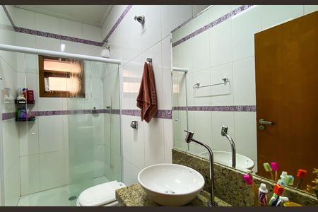 Casa à venda com 240m², 6 quartos e 3 vagas Casa à venda com 240m², 6 quartos e 3 vagasCasa 2 - Banheiro social