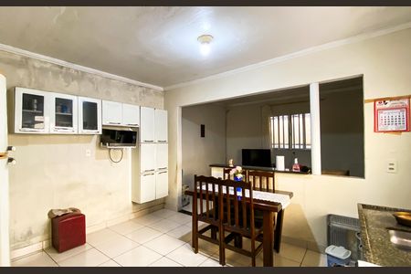 Casa à venda com 240m², 6 quartos e 3 vagas Casa à venda com 240m², 6 quartos e 3 vagasCasa 2 - Studio
