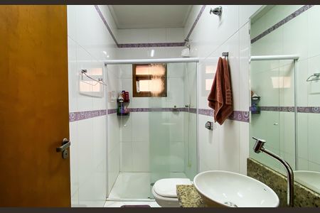 Casa à venda com 240m², 6 quartos e 3 vagas Casa à venda com 240m², 6 quartos e 3 vagasCasa 2 - Banheiro social
