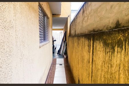 Casa à venda com 240m², 6 quartos e 3 vagas Casa à venda com 240m², 6 quartos e 3 vagasCorredor