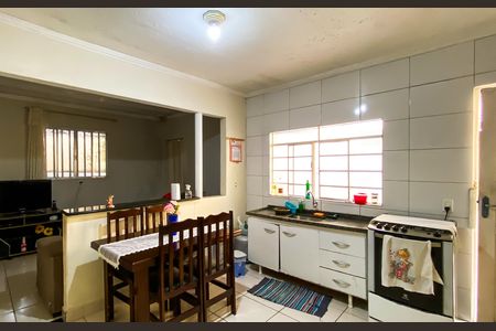 Casa à venda com 240m², 6 quartos e 3 vagas Casa à venda com 240m², 6 quartos e 3 vagasCasa 2 - Studio