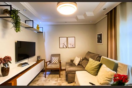 Sala de casa à venda com 6 quartos, 240m² em Parque Cisper, São Paulo