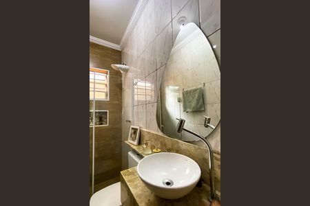 Casa à venda com 240m², 6 quartos e 3 vagas Casa à venda com 240m², 6 quartos e 3 vagasBanheiro