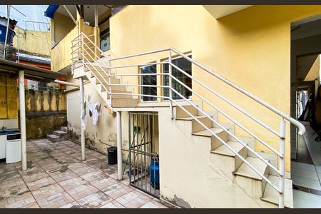 Casa à venda com 240m², 6 quartos e 3 vagas Casa à venda com 240m², 6 quartos e 3 vagasCasa 2 - Área de serviço