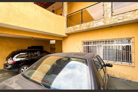 Casa à venda com 240m², 6 quartos e 3 vagas Casa à venda com 240m², 6 quartos e 3 vagasGargem