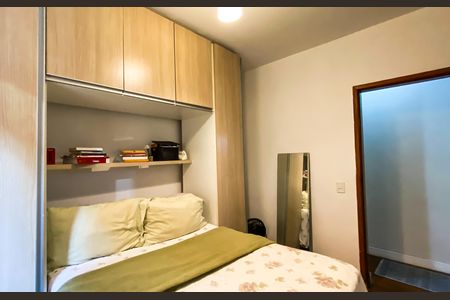 Casa à venda com 240m², 6 quartos e 3 vagas Casa à venda com 240m², 6 quartos e 3 vagasQuarto 1