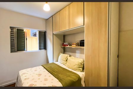 Casa à venda com 240m², 6 quartos e 3 vagas Casa à venda com 240m², 6 quartos e 3 vagasQuarto 1