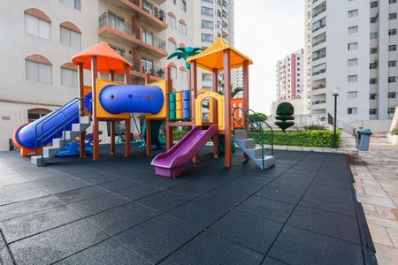 Apartamento à venda com 70m², 2 quartos e 2 vagasÁrea comum - Playground