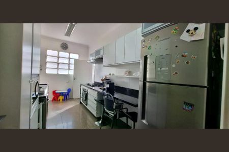 Apartamento para alugar com 137m², 3 quartos e 1 vaga