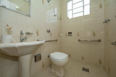 Apartamento para alugar com 220m², 3 quartos e 2 vagas Apartamento para alugar com 220m², 3 quartos e 2 vagasBANHEIRO1