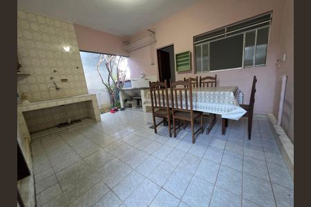 Casa para alugar com 4 quartos, 220m² em Dom Cabral, Belo Horizonte