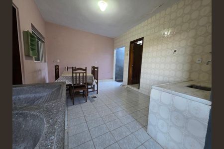 Casa para alugar com 4 quartos, 220m² em Dom Cabral, Belo Horizonte