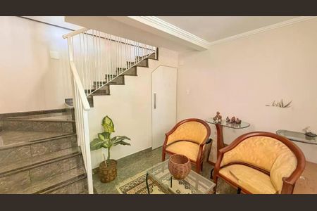 Casa à venda com 295m², 4 quartos e 4 vagas