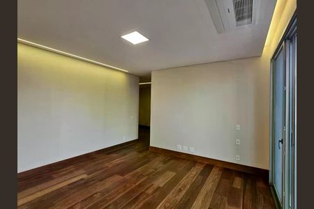 Apartamento à venda com 3 quartos, 257m² em Cambuí, Campinas
