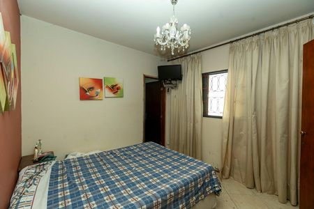 Casa à venda com 250m², 3 quartos e 2 vagas Casa à venda com 250m², 3 quartos e 2 vagasQUARTO 1 SUITE