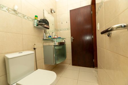 Casa à venda com 250m², 3 quartos e 2 vagas Casa à venda com 250m², 3 quartos e 2 vagasBANHEIRO SUITE