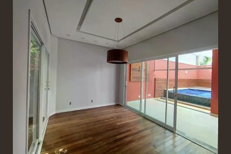 Casa de condomínio para alugar com 240m², 3 quartos e 4 vagas