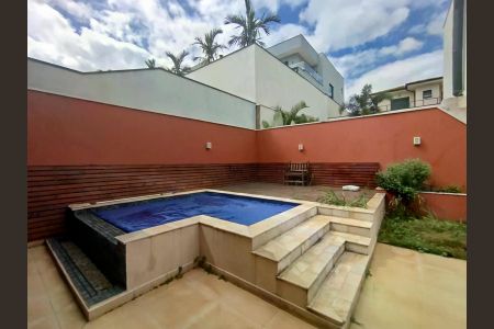 Casa de condomínio para alugar com 240m², 3 quartos e 4 vagas