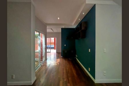 Casa de condomínio para alugar com 240m², 3 quartos e 4 vagas