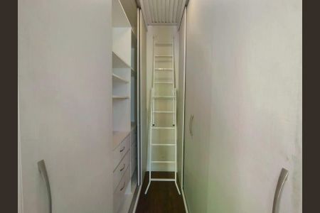 Casa de condomínio para alugar com 240m², 3 quartos e 4 vagas