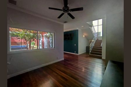 Casa de condomínio para alugar com 240m², 3 quartos e 4 vagas