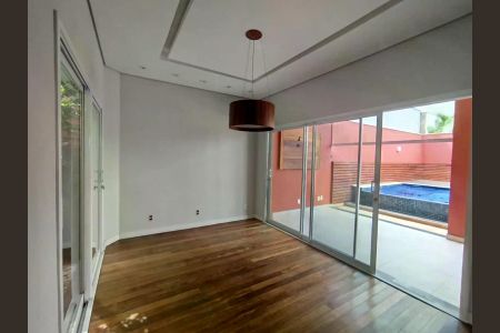 Casa de condomínio para alugar com 240m², 3 quartos e 4 vagas