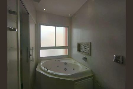 Casa de condomínio para alugar com 240m², 3 quartos e 4 vagas