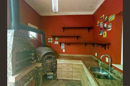 Casa de condomínio para alugar com 240m², 3 quartos e 4 vagas