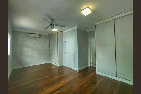 Casa de condomínio para alugar com 240m², 3 quartos e 4 vagas