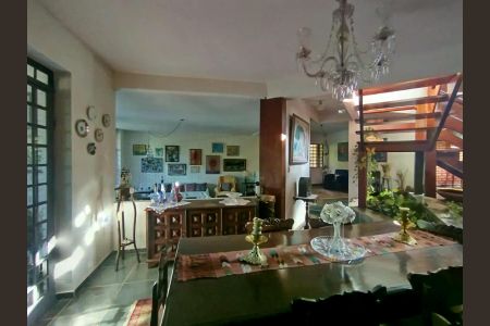 Casa de condomínio à venda com 1382m², 4 quartos e 8 vagas