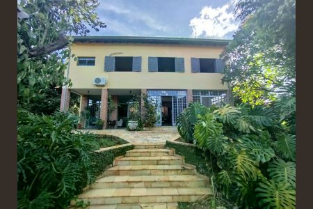 Casa de condomínio à venda com 1382m², 4 quartos e 8 vagas